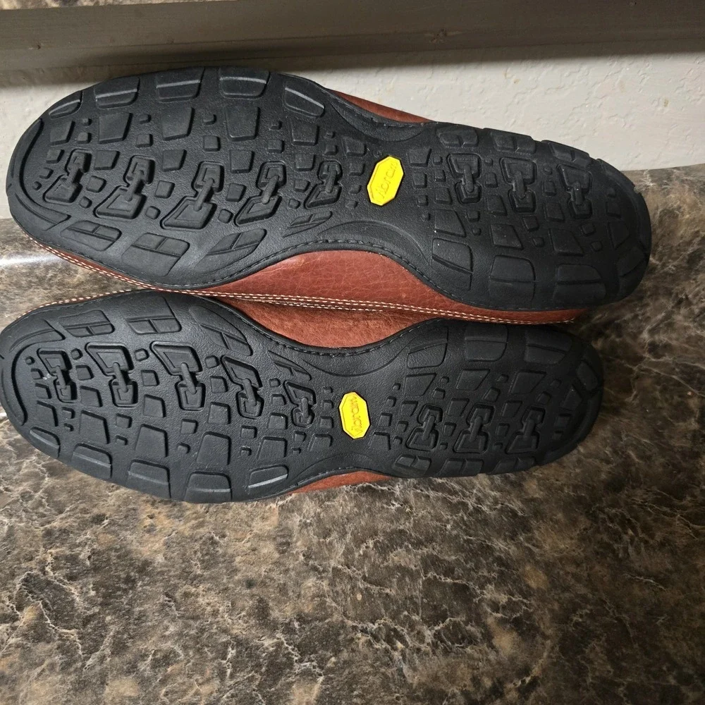 L.L. Bean Women's Size 7.5 M Brown Leather Slip On Driving Loafers Shoes Vibram